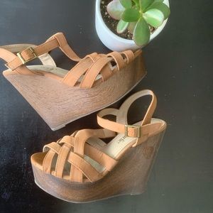 Brown leather like wedge sandals